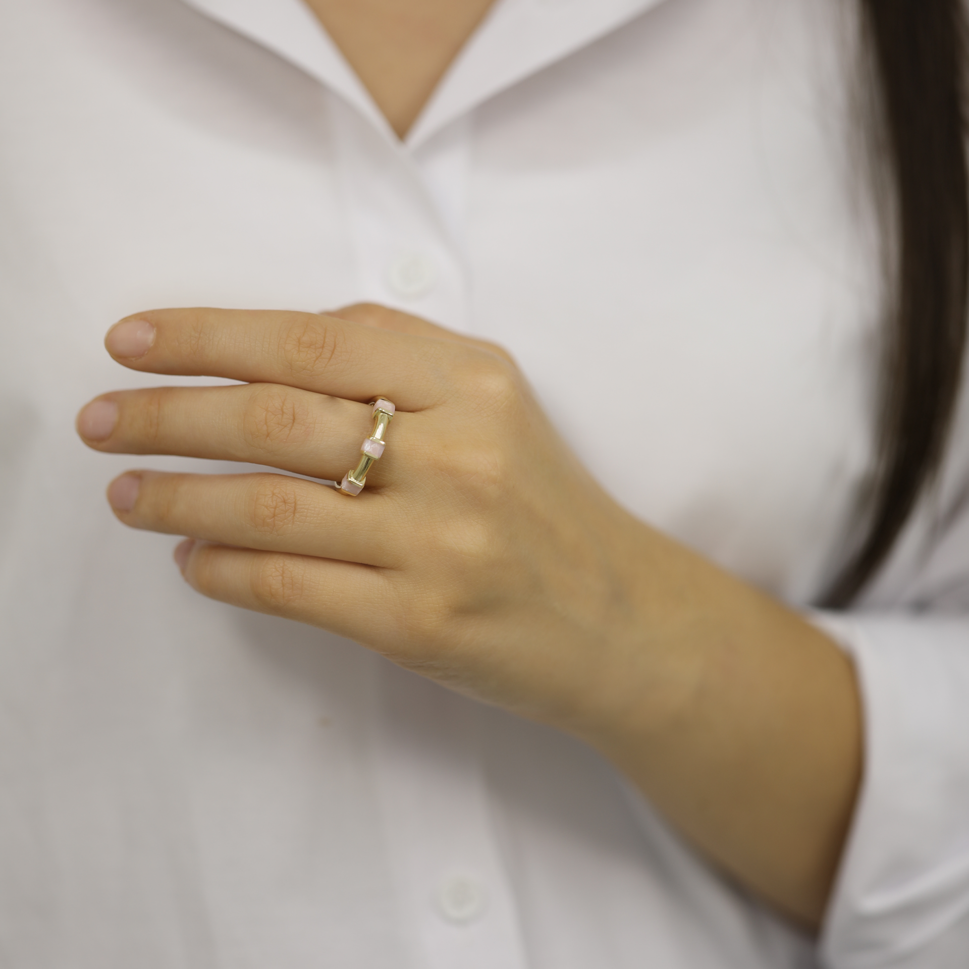 Pembe Mineli Yüzük