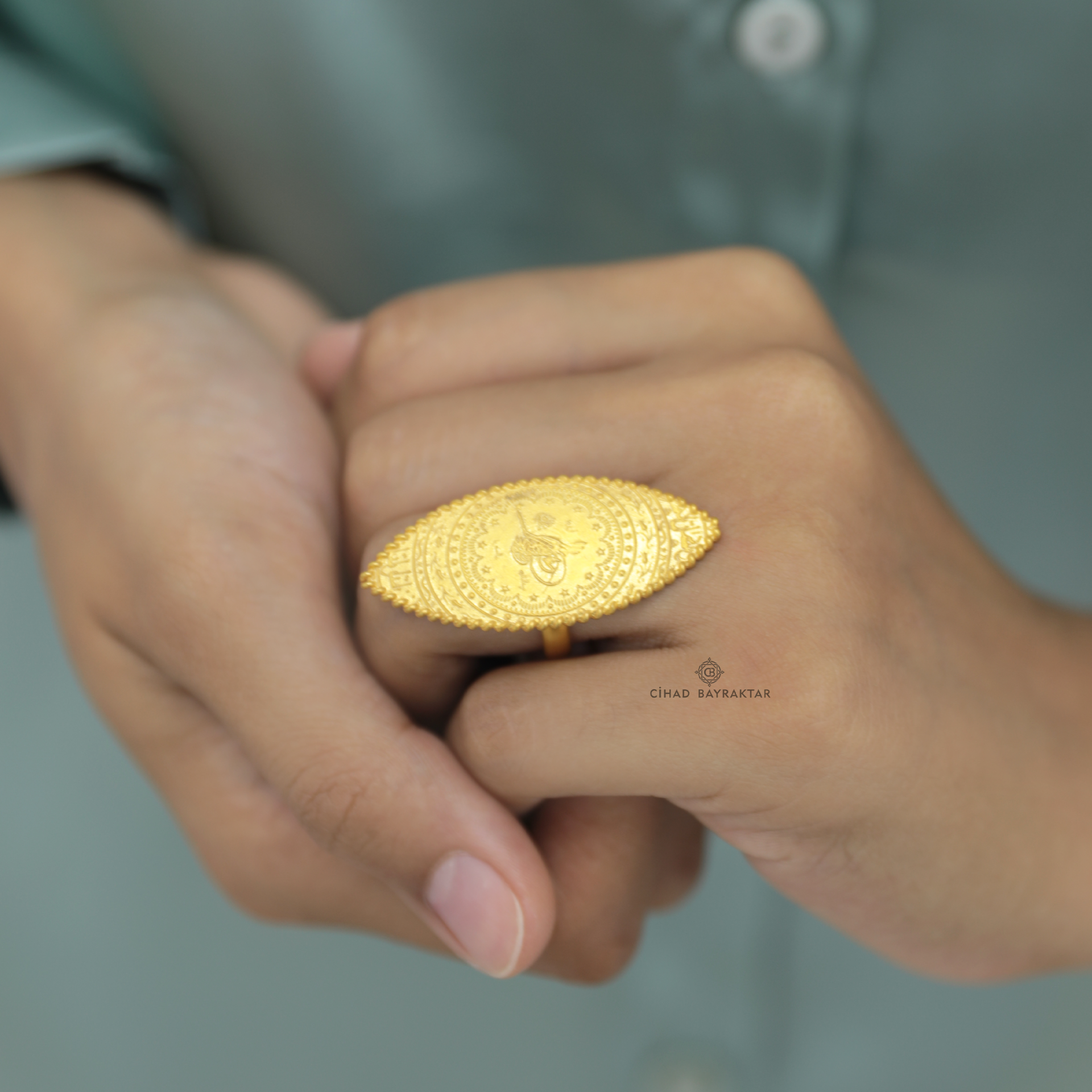 Taşlı Altın Yüzük