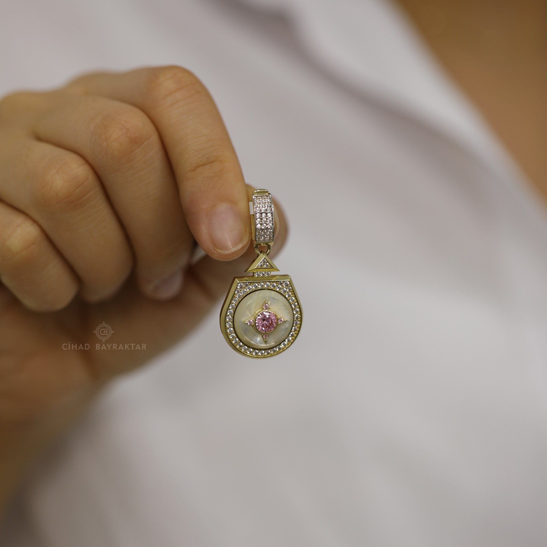 Pembe Taşlı Charm