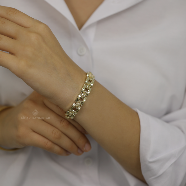 Ema Dorika Detaylı Bileklik