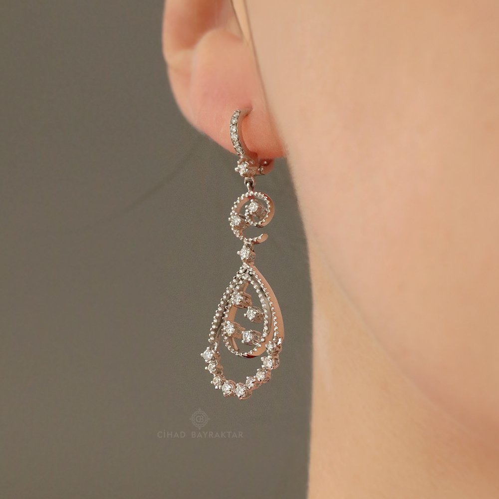0.95 Ct. Baget Pırlanta Küpe