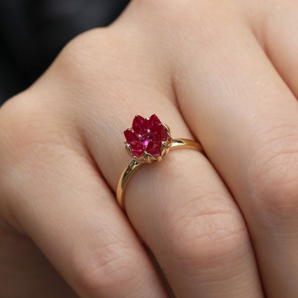 Pembe Lotus Çiçeği Altın Yüzük