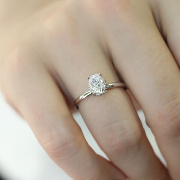 1.08 ct Oval Kesim Pırlanta Yüzük