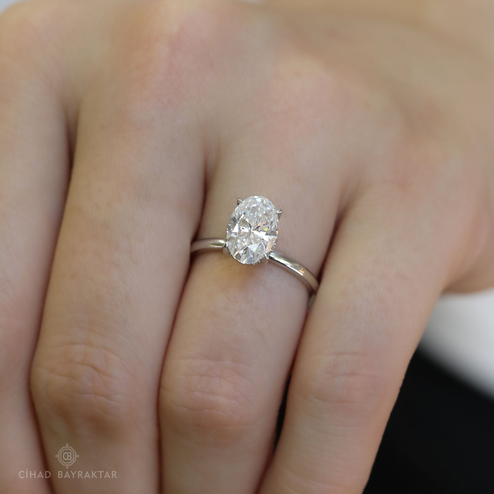 2.11 ct Oval Kesim Pırlanta Yüzük