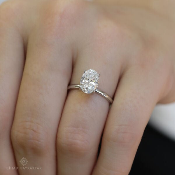 2.11 ct Oval Kesim Pırlanta Yüzük