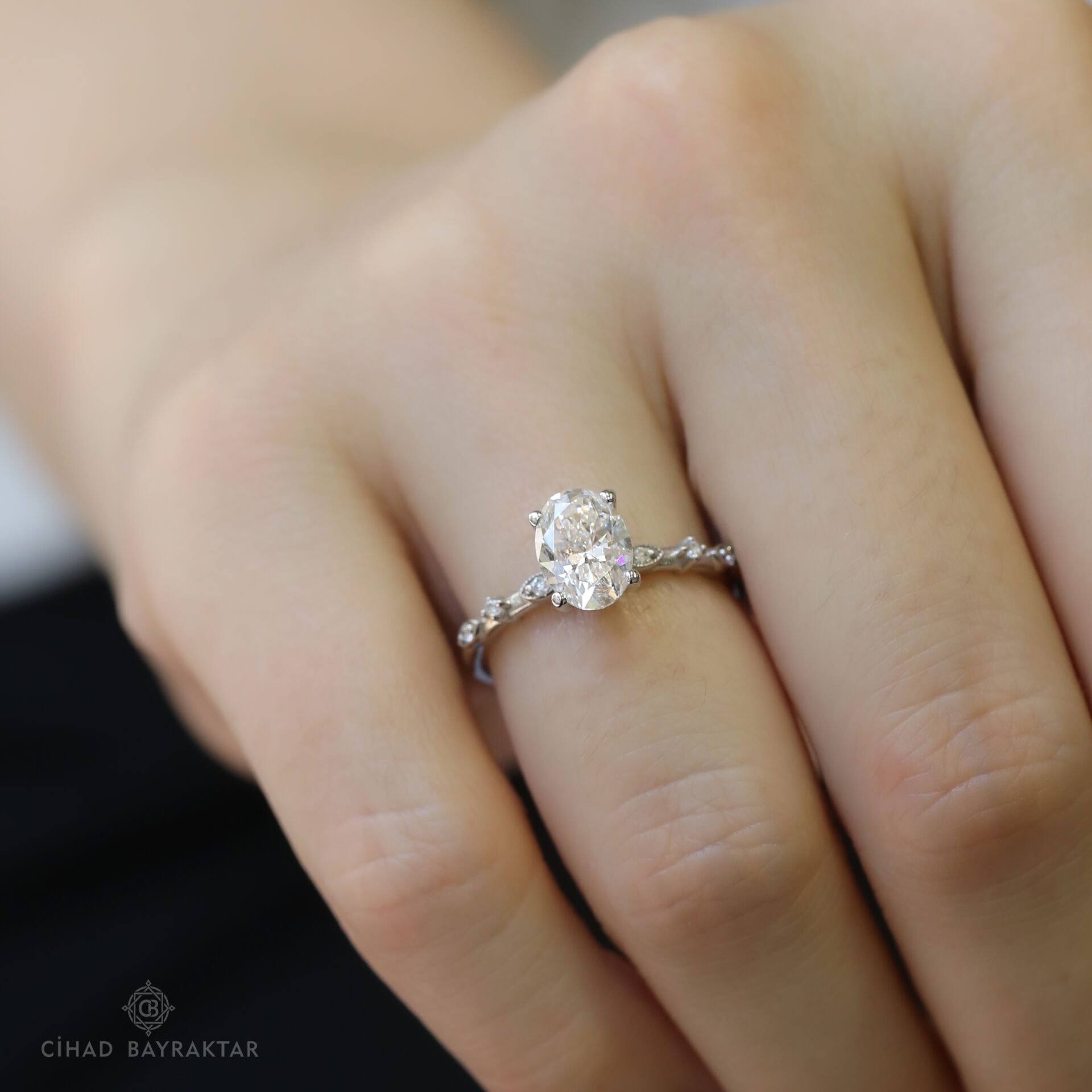 1.59 ct Oval Kesim Pırlanta Yüzük