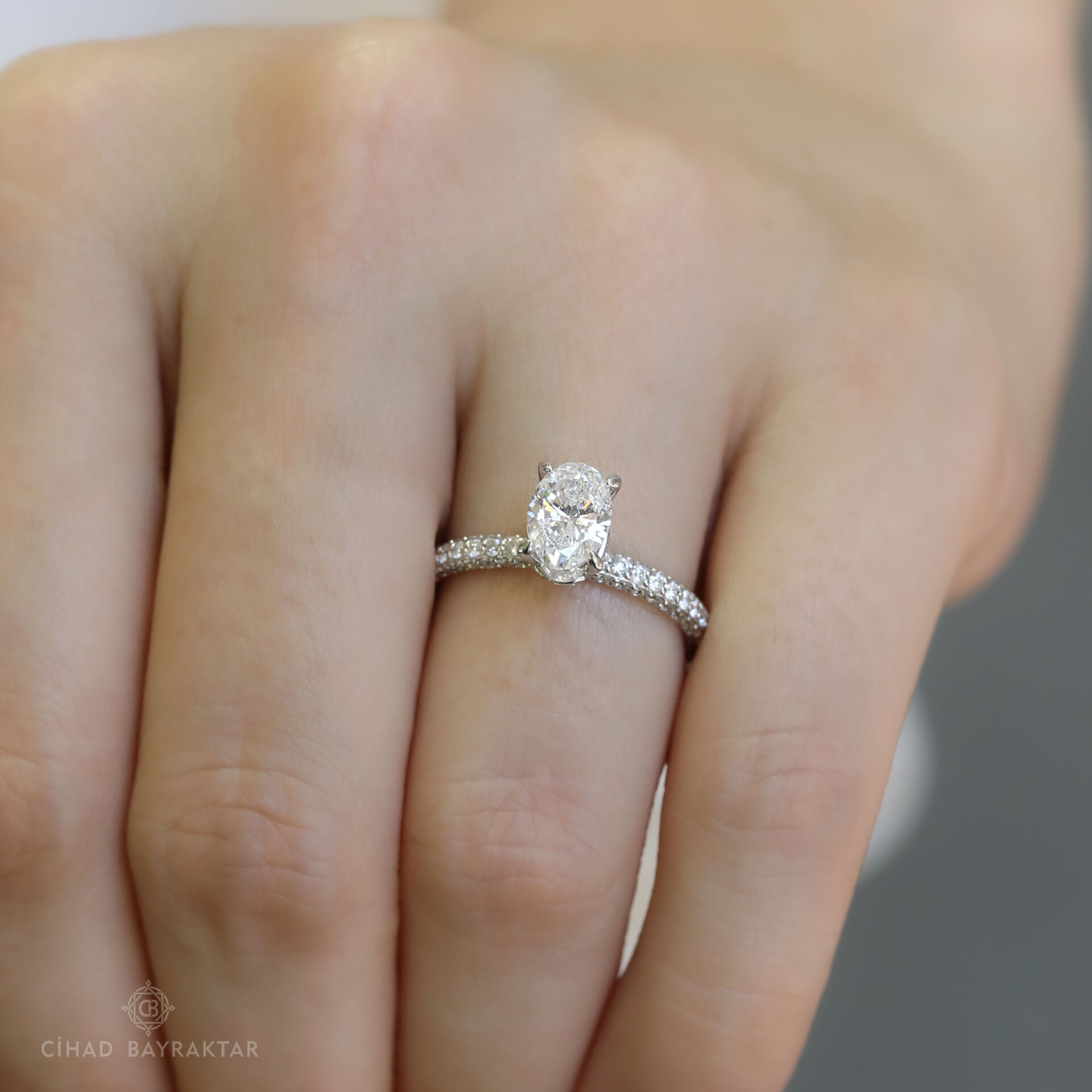 1.61 ct Oval Kesim Pırlanta Yüzük