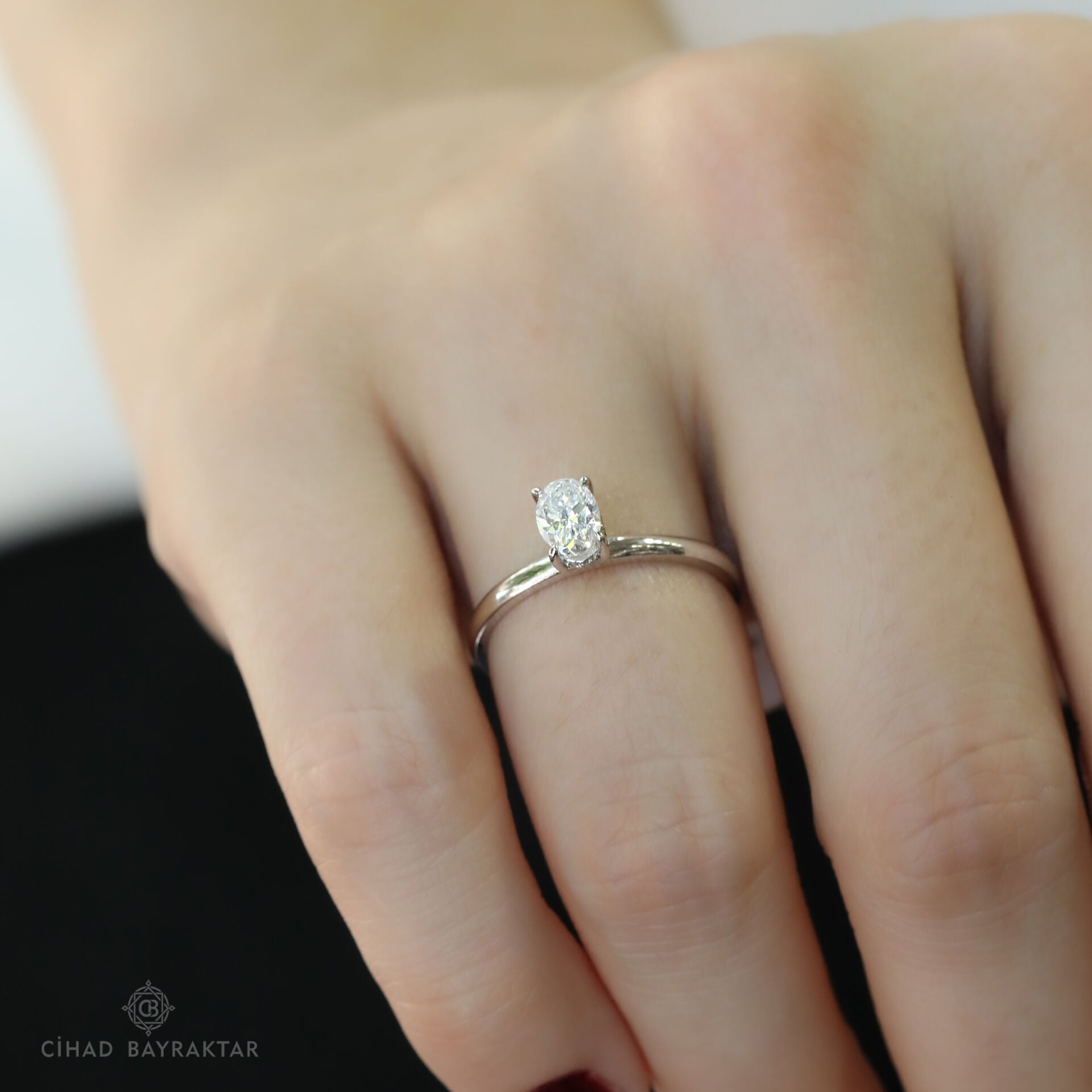 0.56 ct Oval Kesim Pırlanta Yüzük