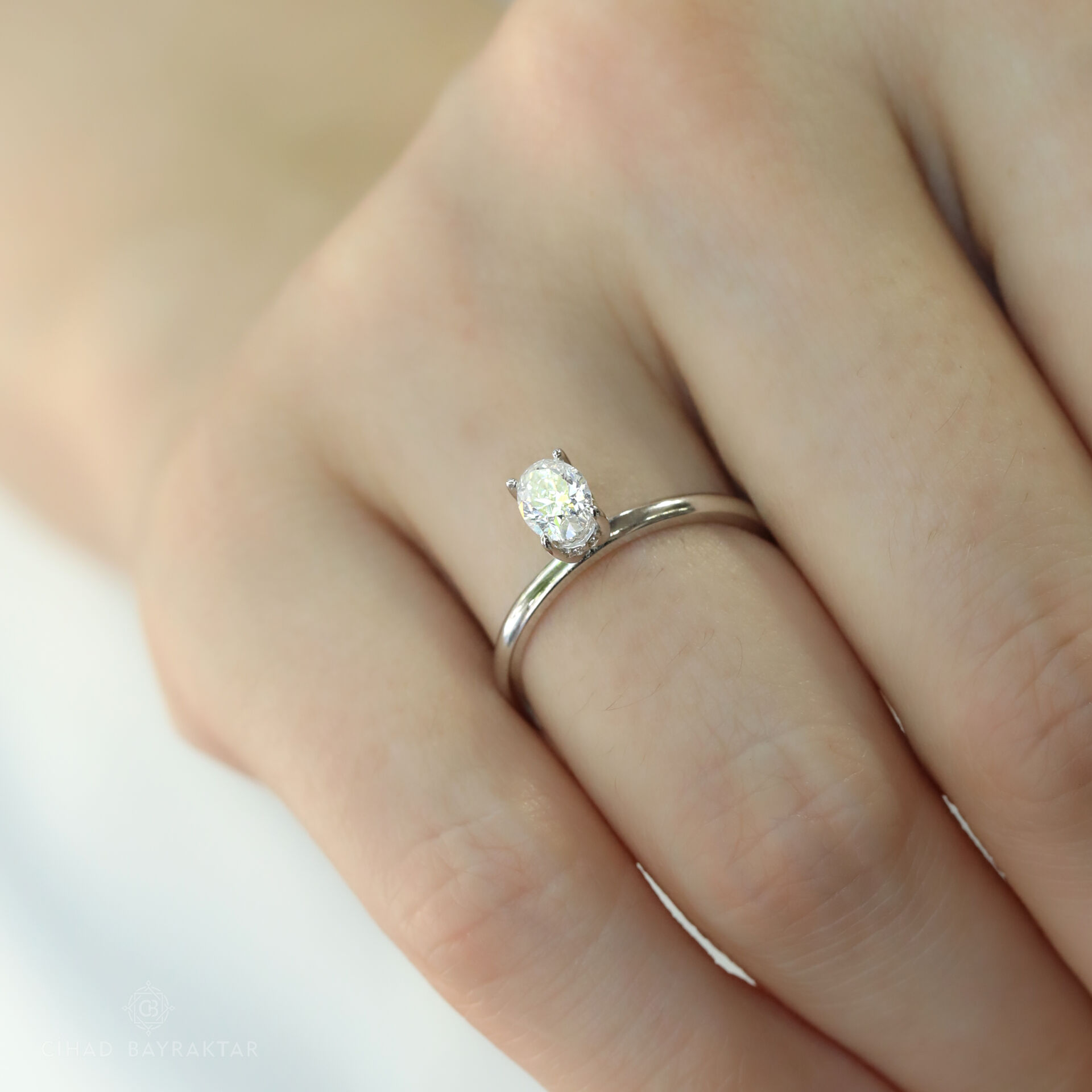 0.55 ct Oval Kesim Pırlanta Yüzük