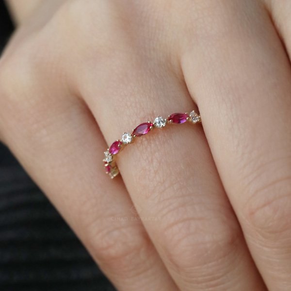 Pembe Taşlı Altın Yüzük