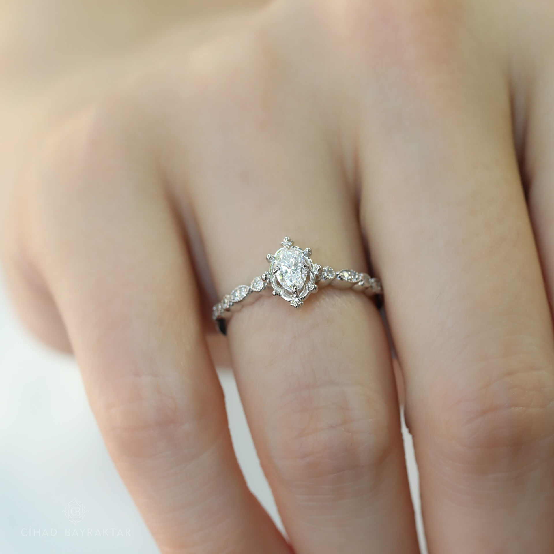 0.37 ct Oval Pırlanta Yüzük