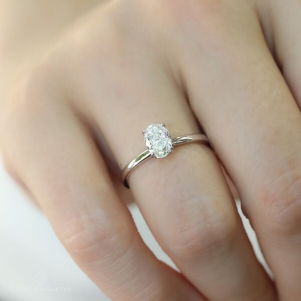 1.01 ct Oval Kesim Pırlanta Yüzük