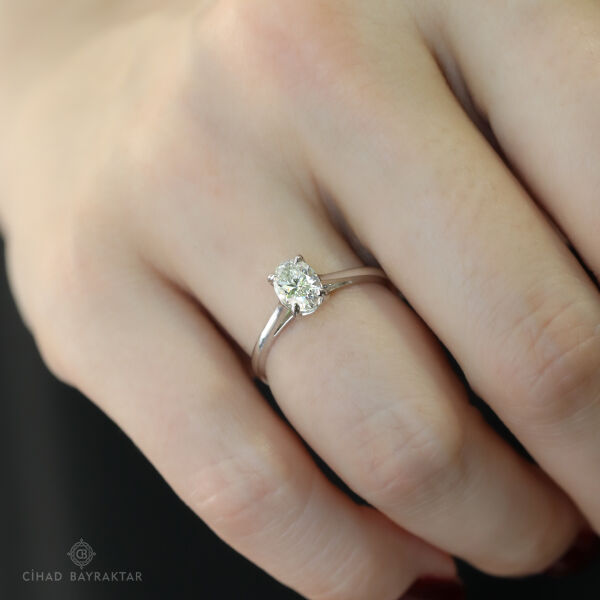 0.83 ct Oval Kesim Pırlanta Yüzük
