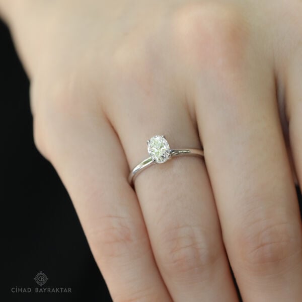 0.72 ct Oval Kesim Pırlanta Yüzük