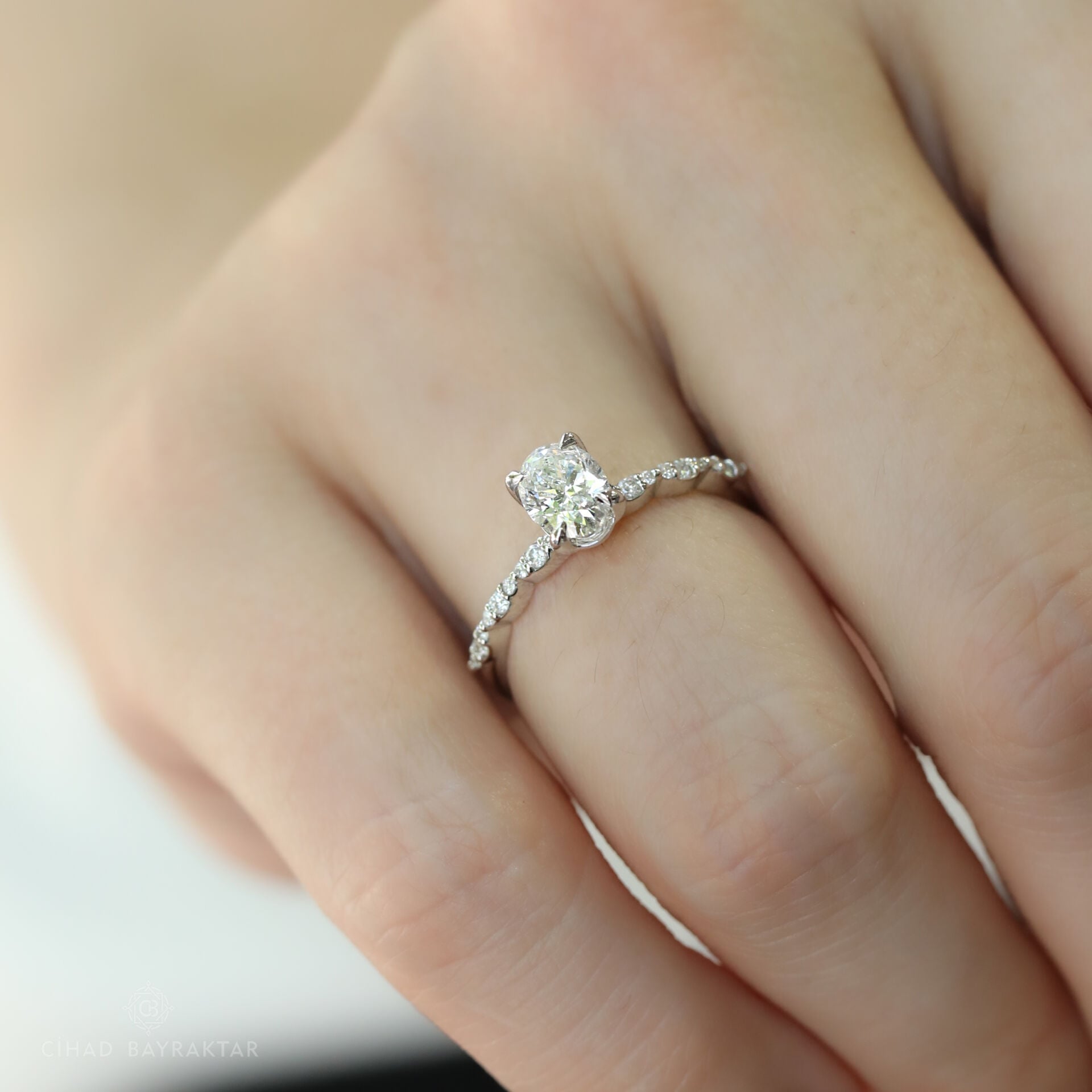 1.01 ct Oval Kesim Pırlanta Yüzük