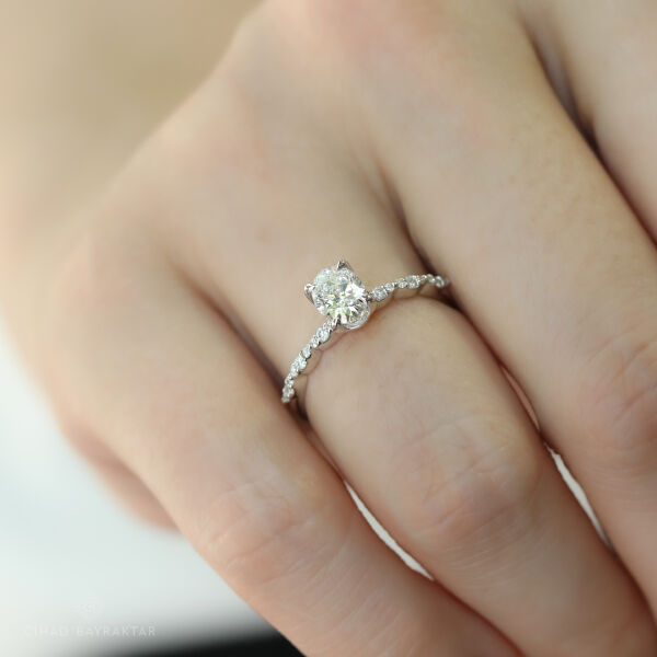 1.01 ct Oval Kesim Pırlanta Yüzük