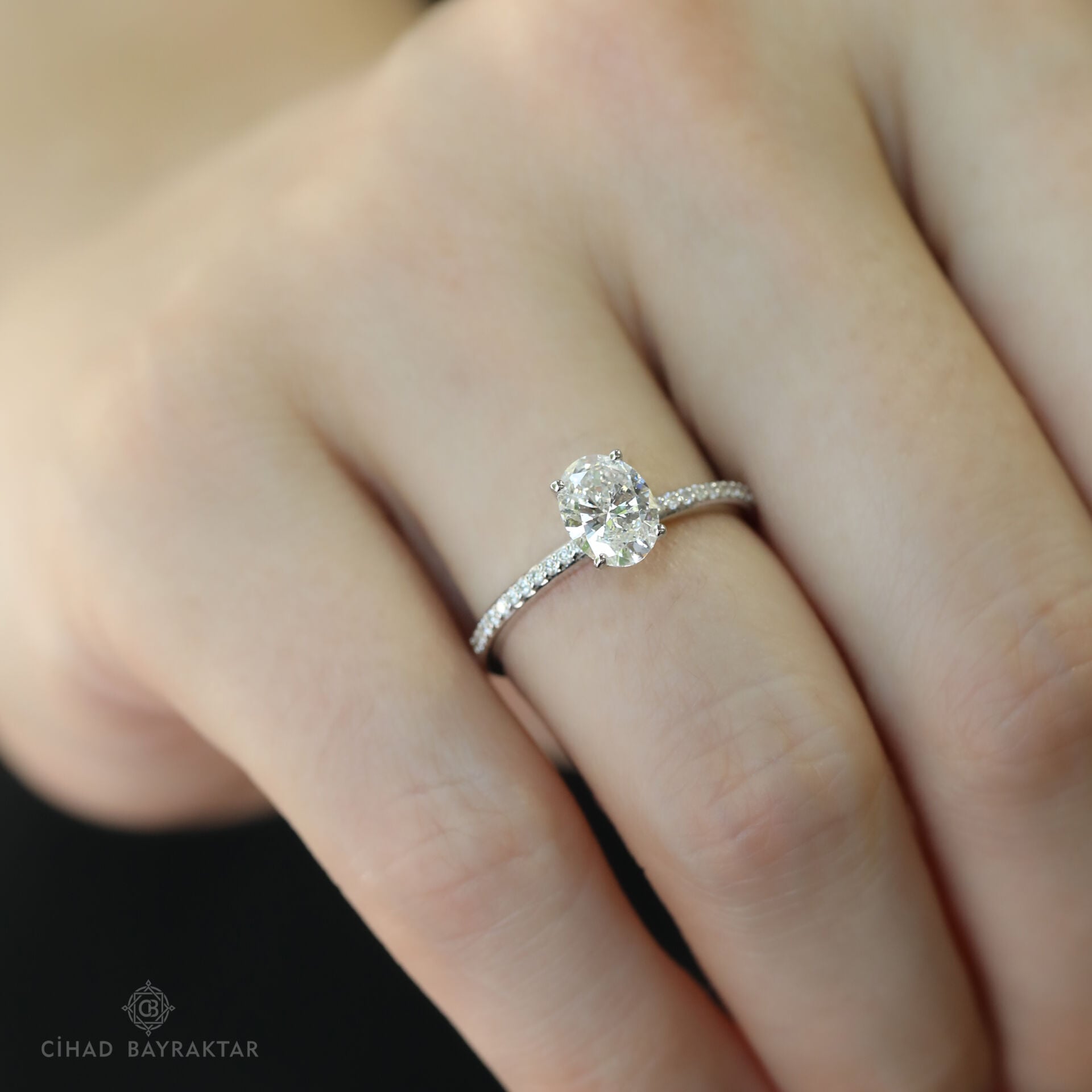 0.83 ct Oval Kesim Pırlanta Yüzük