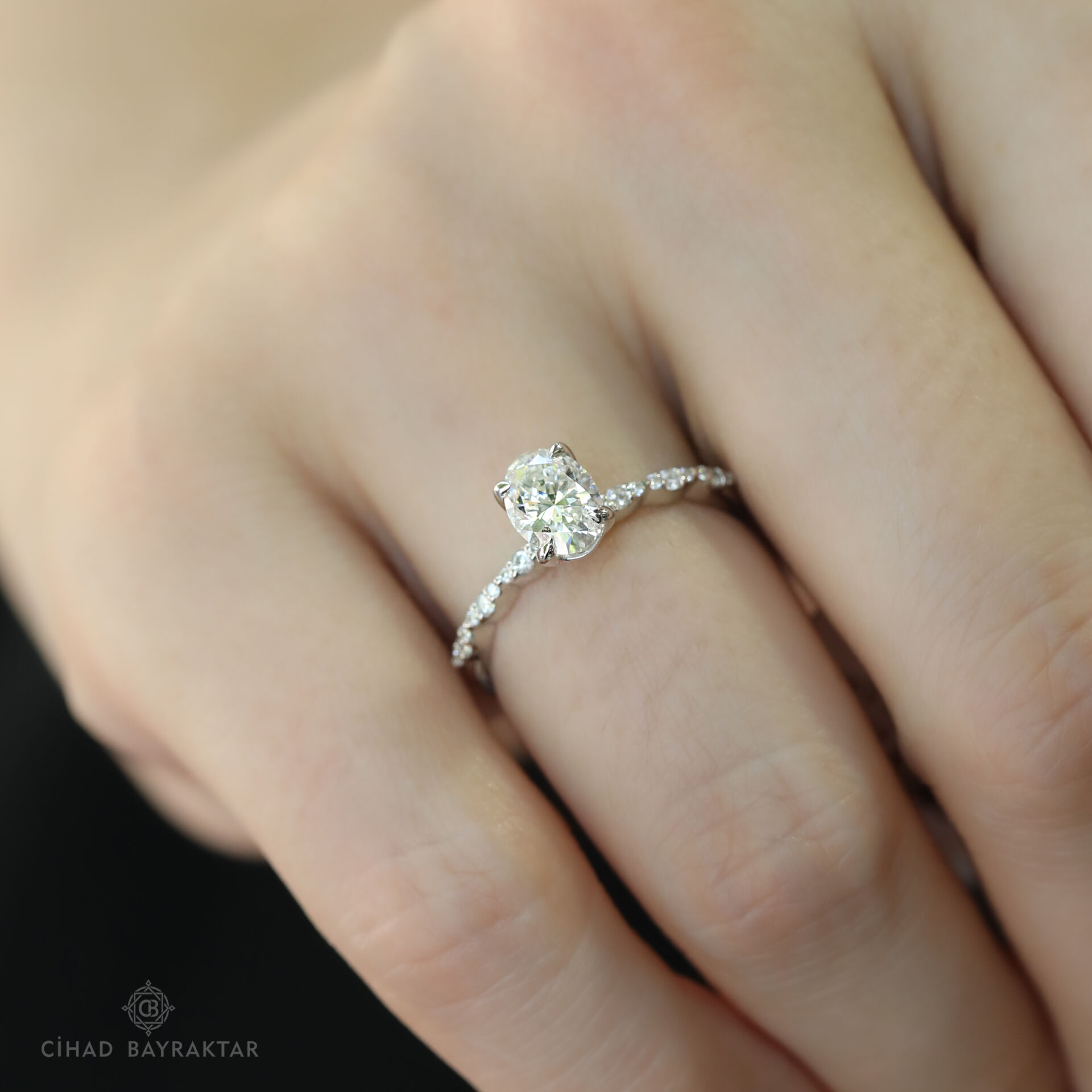 1.03 ct Oval Kesim Pırlanta Yüzük