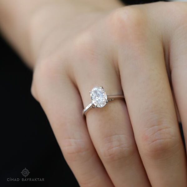 1.62 ct Oval Kesim Pırlanta Yüzük