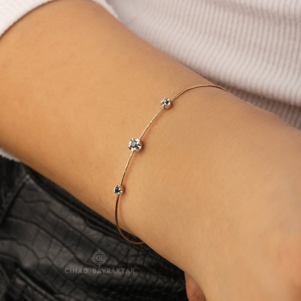 0.13 Ct. Fantazi Mavi  Pırlanta Bileklik