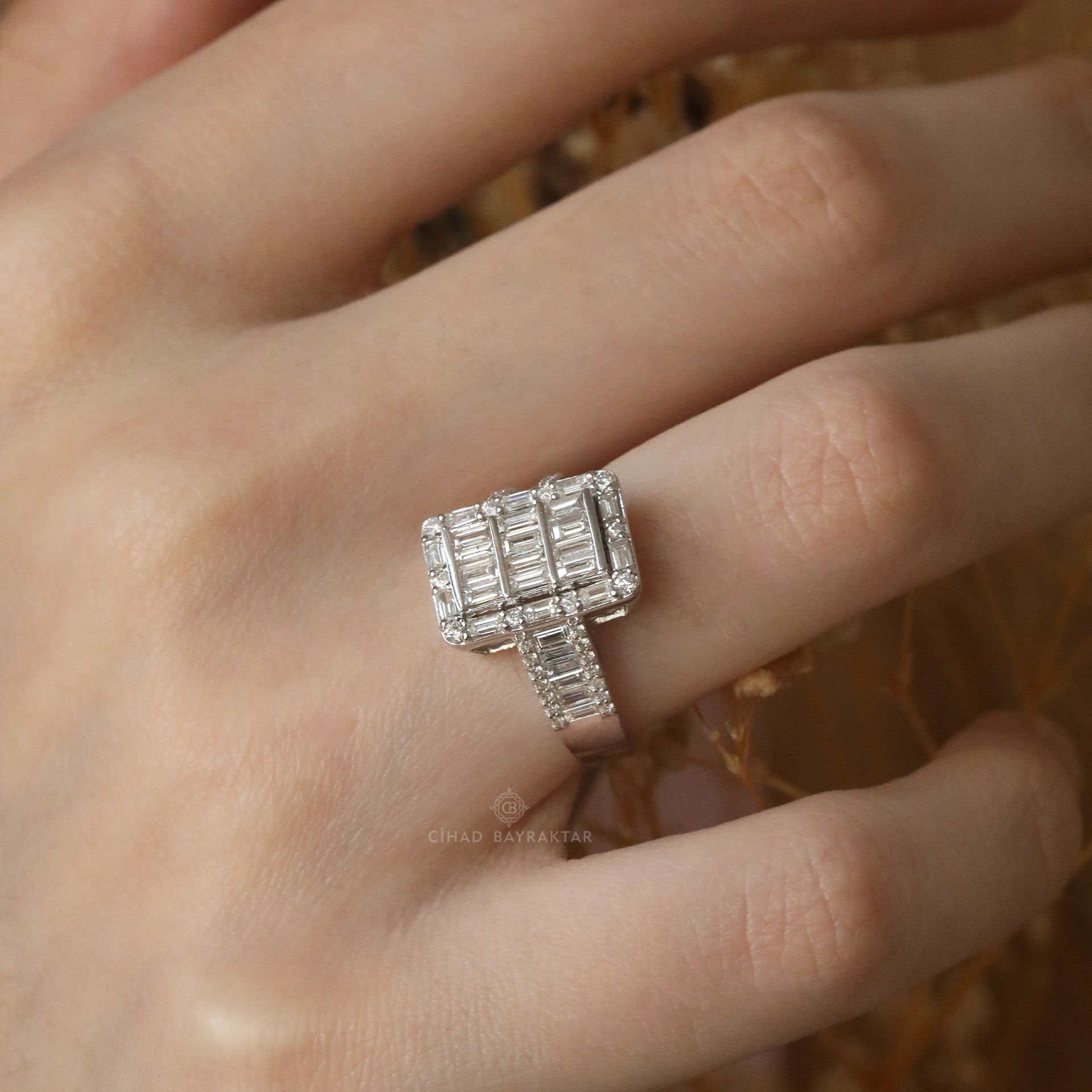 1,38 Ct. Baget Pırlanta Yüzük