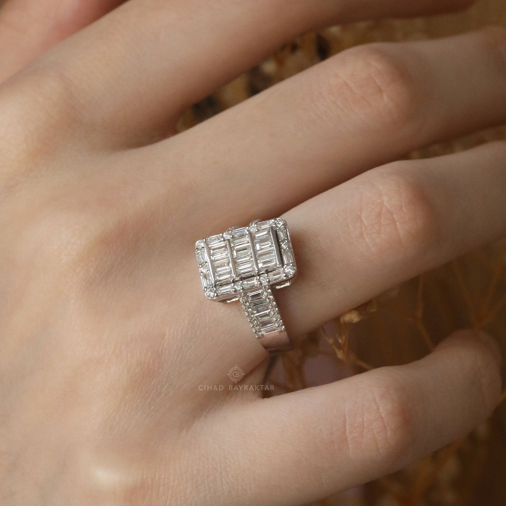 1,38 Ct. Baget Pırlanta Yüzük