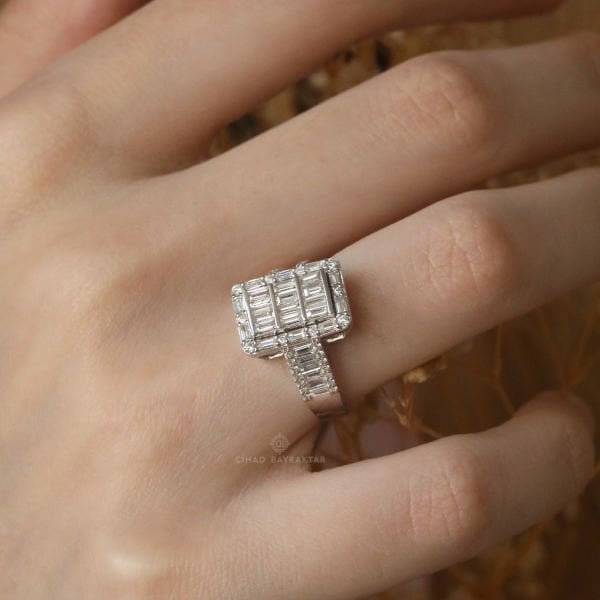 1,38 Ct. Baget Pırlanta Yüzük