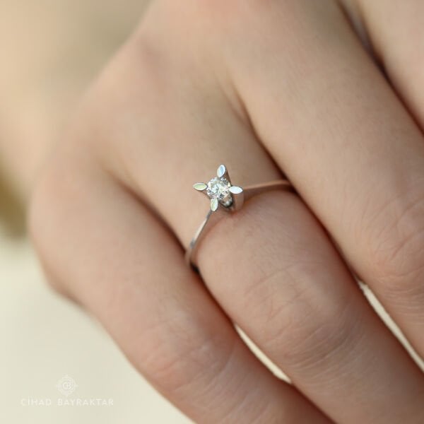 0,14 ct Pırlanta Tektaş Yüzük