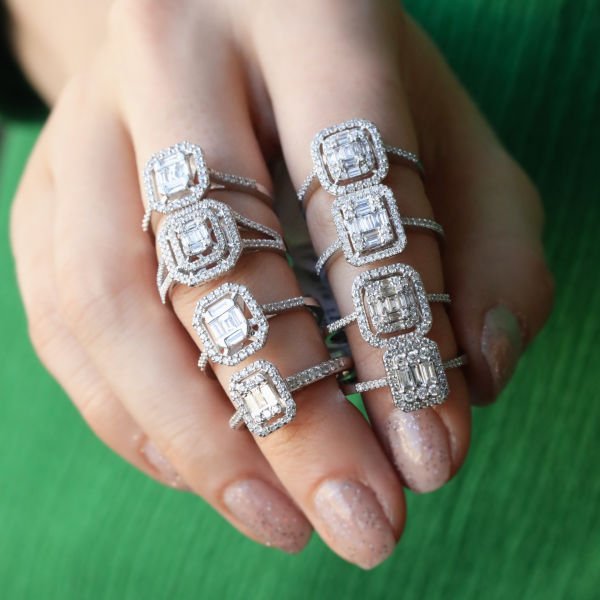 0,53 Ct. Baget Pırlanta Yüzük