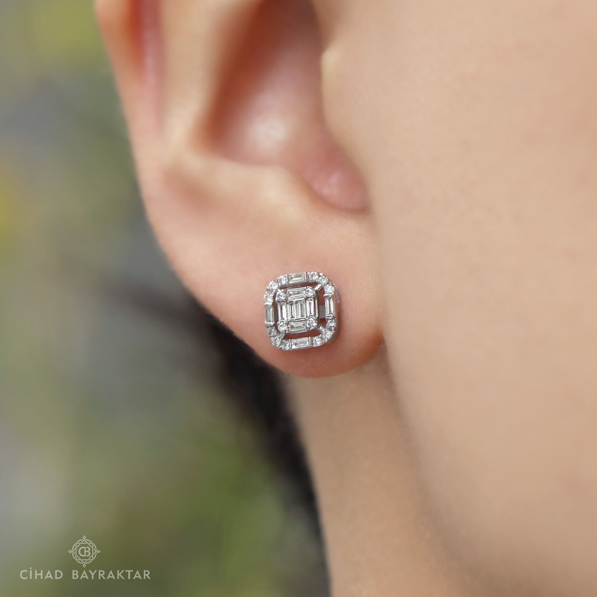 0,35 ct Pırlanta Baget Küpe