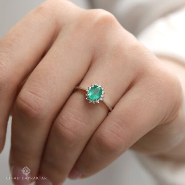 0,86 ct Zümrüt Pırlanta Yüzük