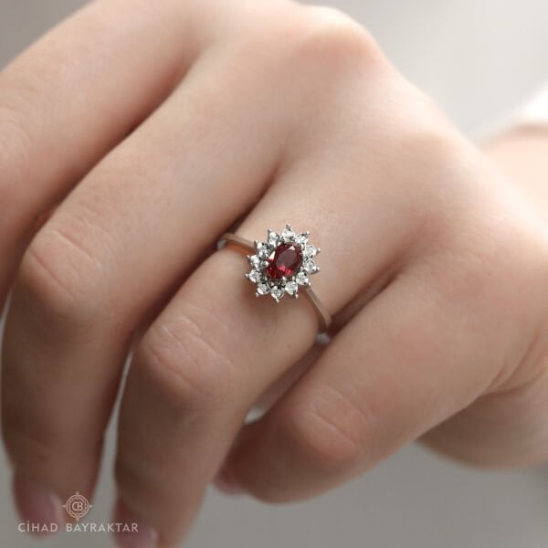 0,52 ct Yakut Pırlanta Yüzük