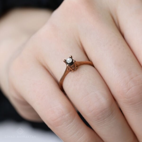 0,06 ct Elmas Tektaş Yüzük