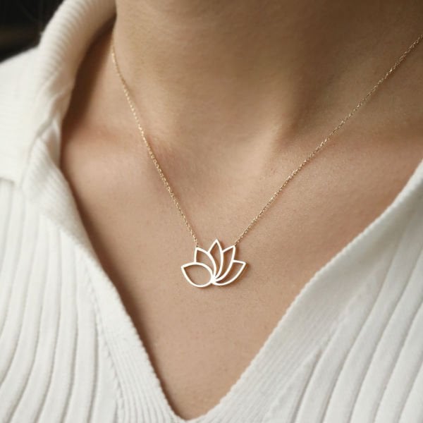Lotus Kolye