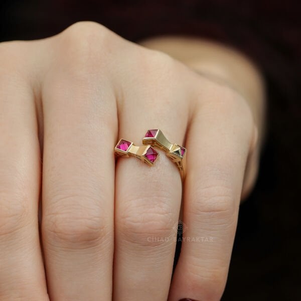 Taşlı Altın Yüzük