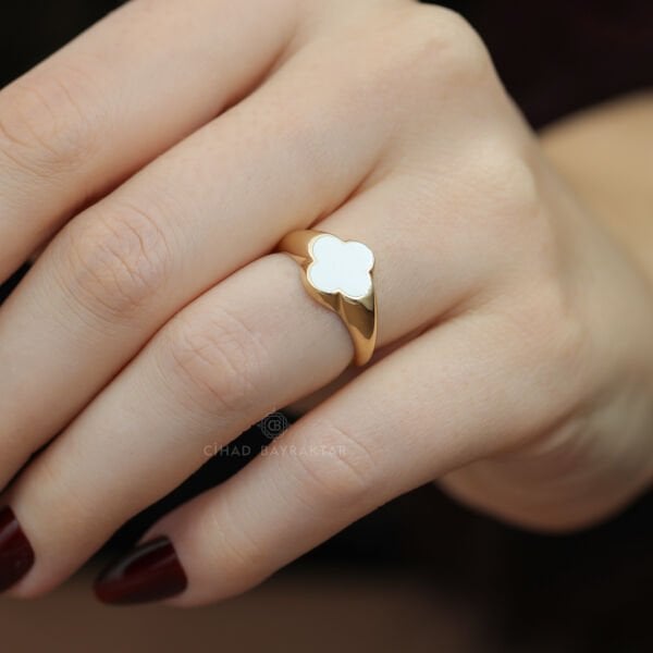 Yonca Altın Yüzük