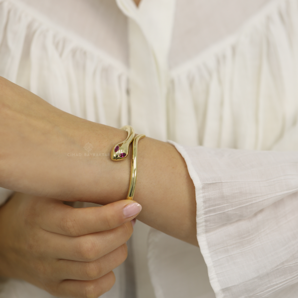 Pembe Gözlü Yılan Kelepçe