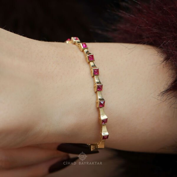 Taşlı Altın Bileklik