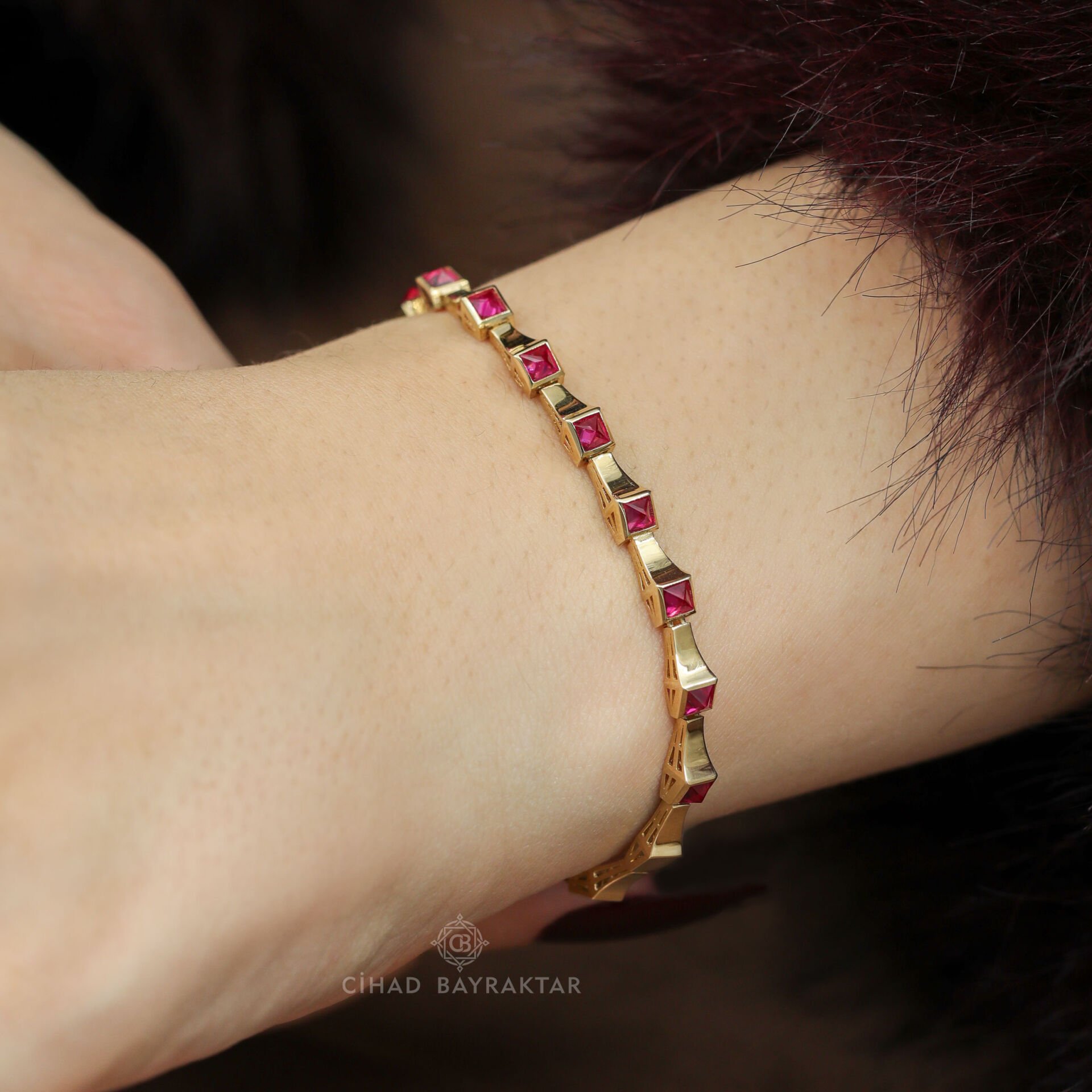 Taşlı Altın Bileklik