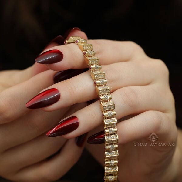 Taşlı Altın Bileklik