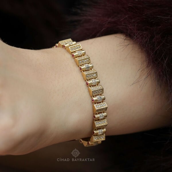 Taşlı Altın Bileklik