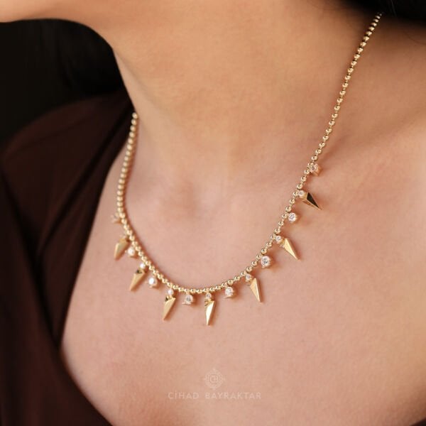 Ema Taşlı Altın Kolye