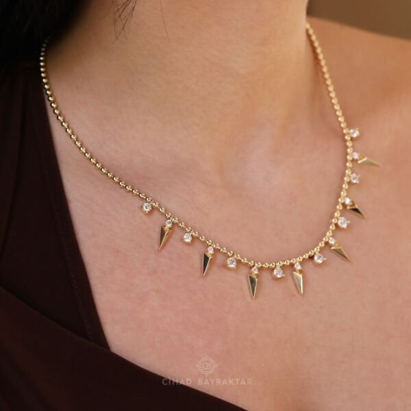 Ema Taşlı Altın Kolye