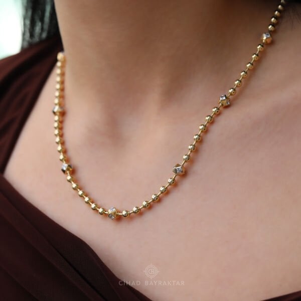 Ema Taşlı Altın Kolye