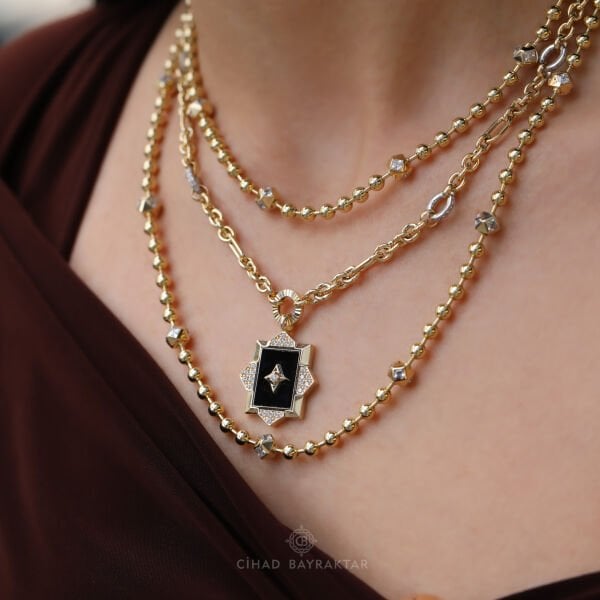 Ema Taşlı Altın Kolye