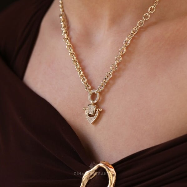 Ema Taşlı Altın Kolye