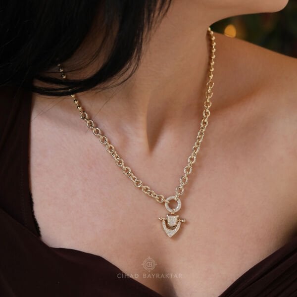 Ema Taşlı Altın Kolye