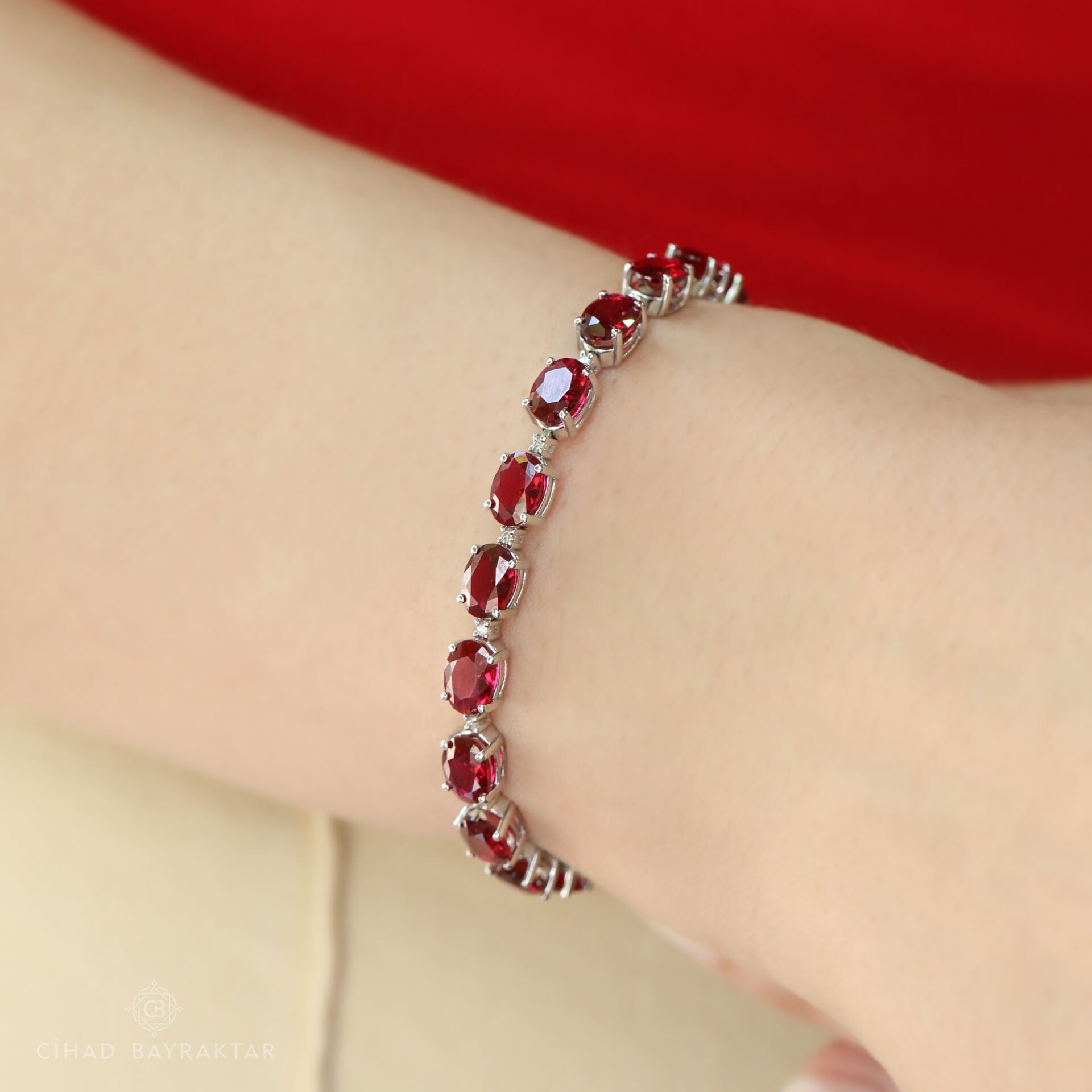 17,47 ct Yakut Pırlanta Bileklik