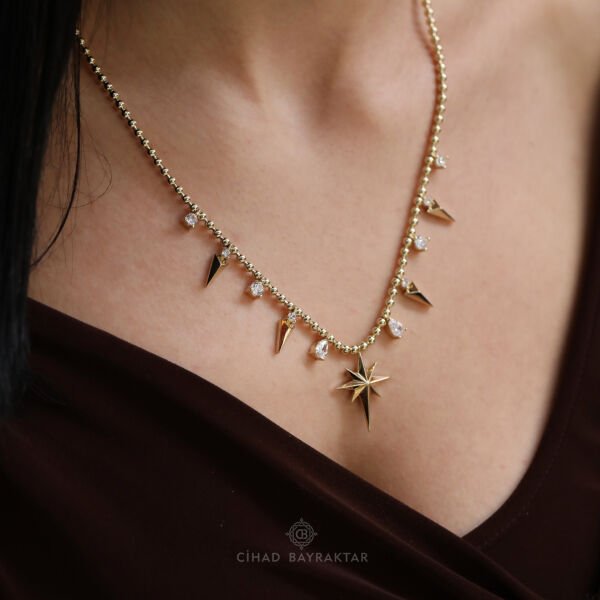 Ema Taşlı Altın Kolye