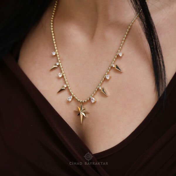 Ema Taşlı Altın Kolye